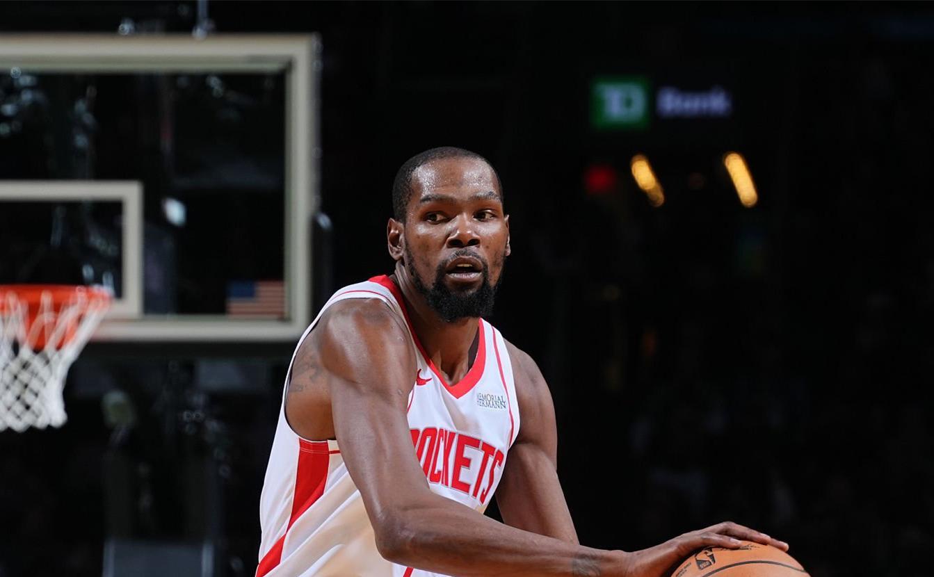 火箭豪取三连胜冲冠！杜兰特高效砍26分，阿门控卫蜕变引关注