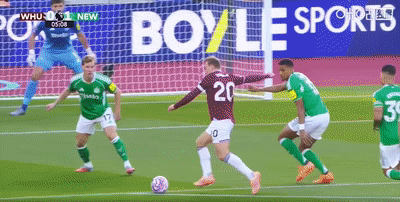 远射中柱+点球改判+进球被吹，鲍恩英超赛场遭遇郁闷之夜