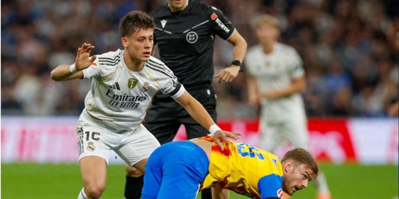 西甲焦点战：姆巴佩双响皇马4-0横扫瓦伦西亚，8分领跑积分榜