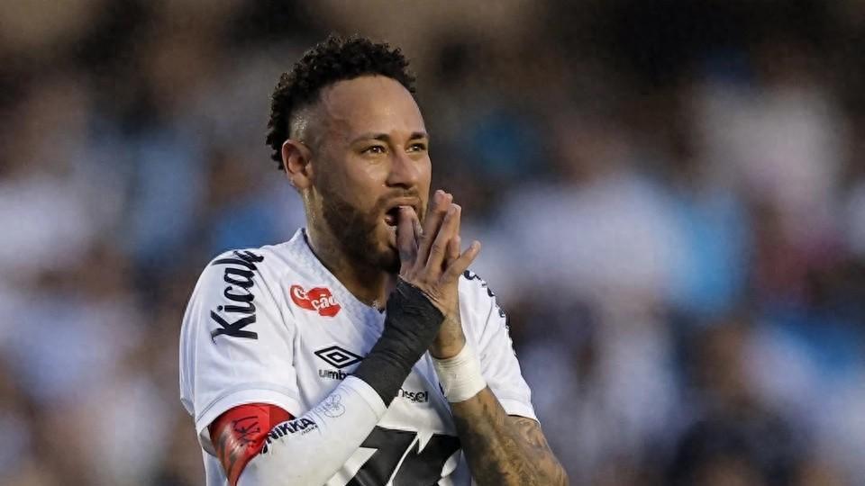 内马尔伤愈强势复出，替补登场助力桑托斯扳平战局