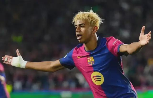 西甲巴萨VS埃尔切：亚马尔状态低迷，巴萨能否逆袭？