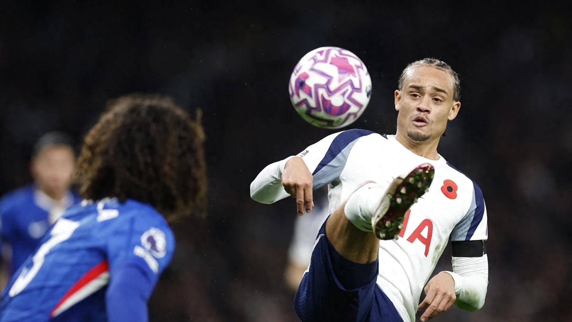 德甲新星英超遇冷？西蒙斯或成热刺高价引援新水货