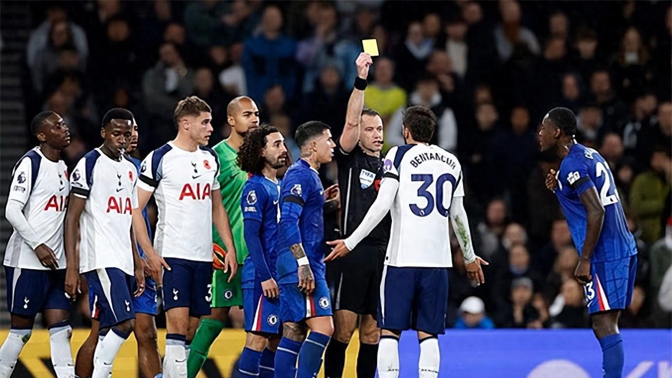 英超热刺vs切尔西：VAR判罚争议再掀波澜，名宿齐声质疑