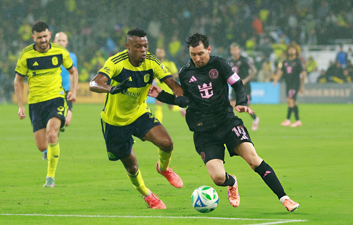 梅西独木难支？迈阿密国际阵容老化引争议，内马尔加盟能救火吗？