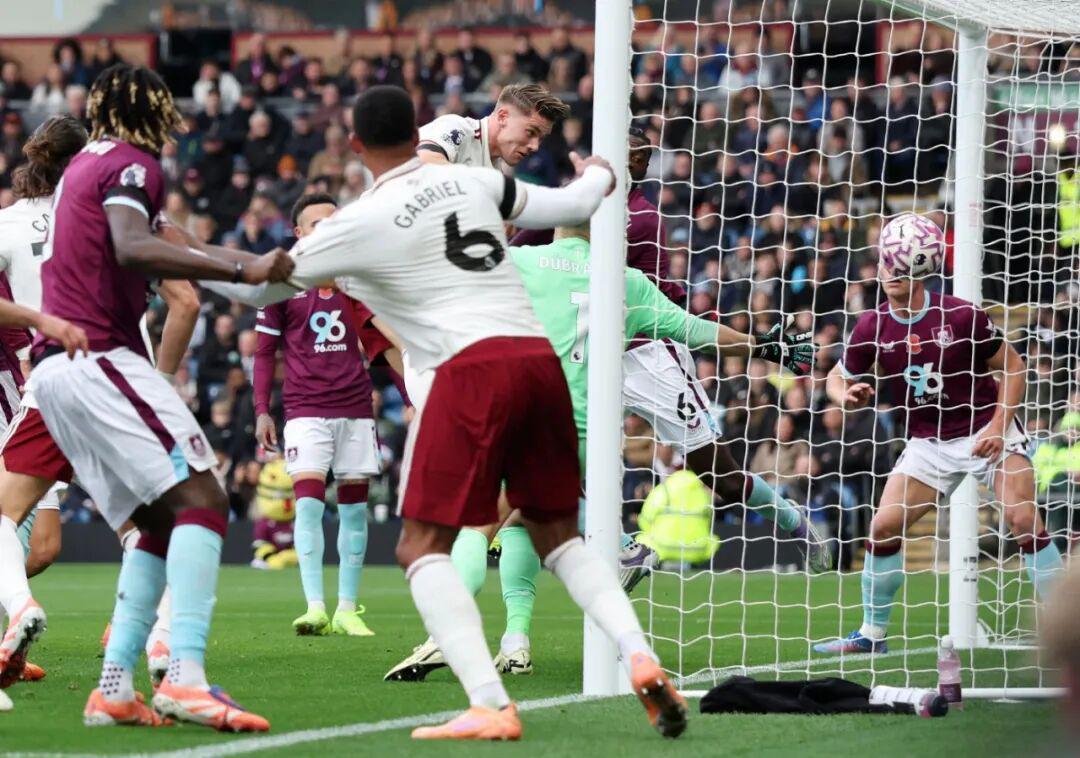 英超变天！定位球与长传主导的超级联赛新趋势