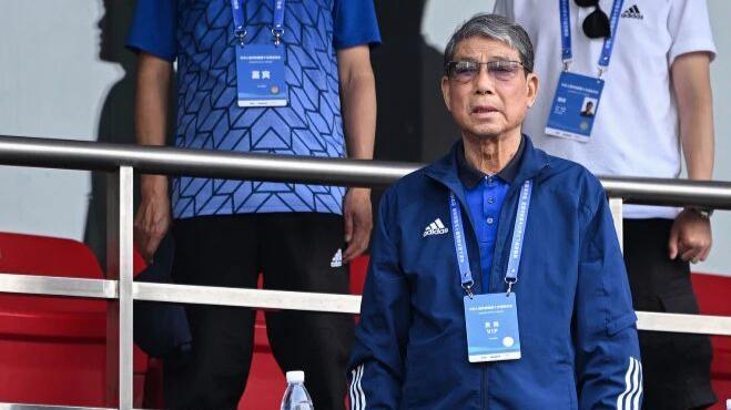 81岁徐根宝挂帅上海U20男足，首战6-0大胜澳门展雄风