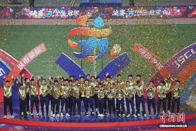 泰州4:3胜南通夺2025苏超冠军，赛事影响力持续升温