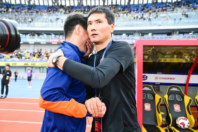 国足选帅新动向：本土教练上任概率大增，体系建设成关键