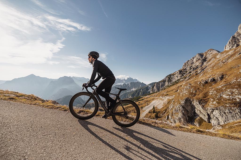 报名费逼近2000元，马拉松之后，北上广中产迷上“烧钱”打铁