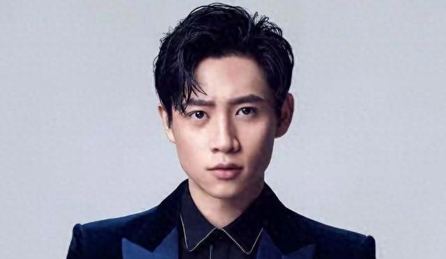 央视罕见三度报道！魏晨用四年打磨角色，让无名英雄被看见