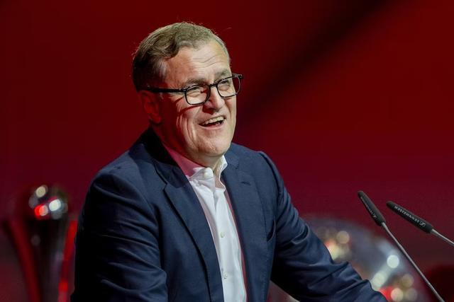 巴萨是否拖欠拜仁2000万莱万转会费？德雷森明确回应已付清