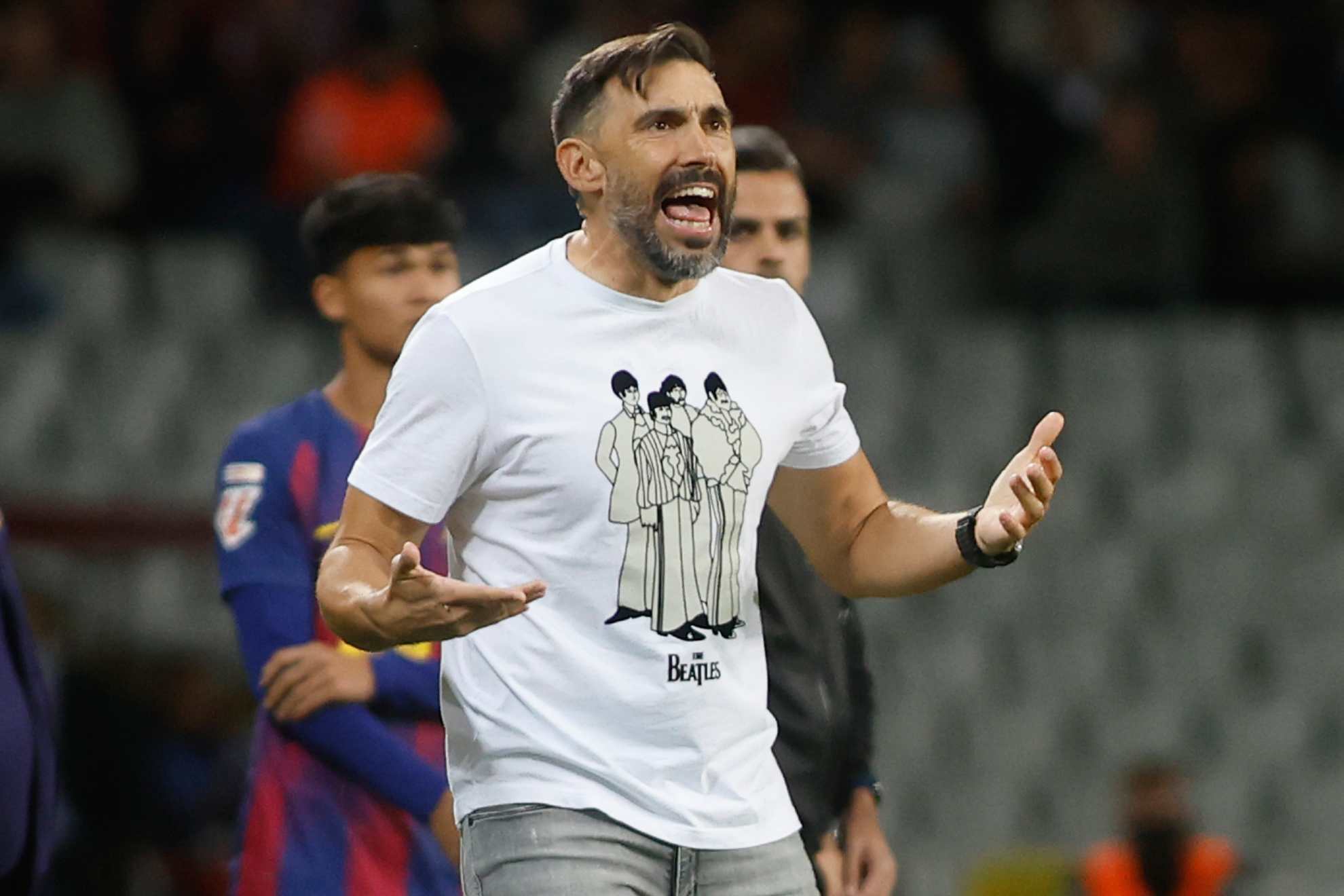 埃尔切主帅萨拉维亚：输巴萨不气馁，球队将汲取力量继续前行