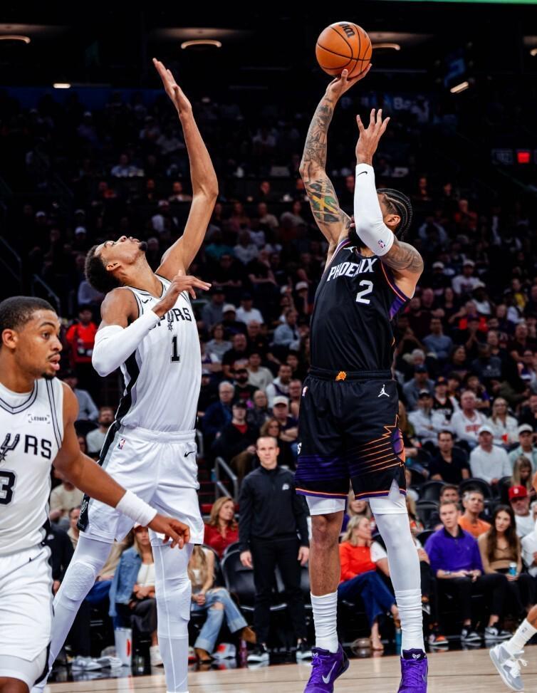 NBA常规赛：太阳130-118力克马刺，布克28+13送对手赛季首败