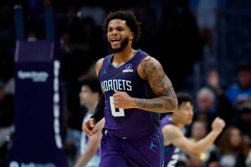 黄蜂3新秀首发狂胜爵士 4号秀克尼佩尔24+6+5创纪录