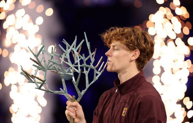 张奔斗：辛纳一边夺冠，一边升级