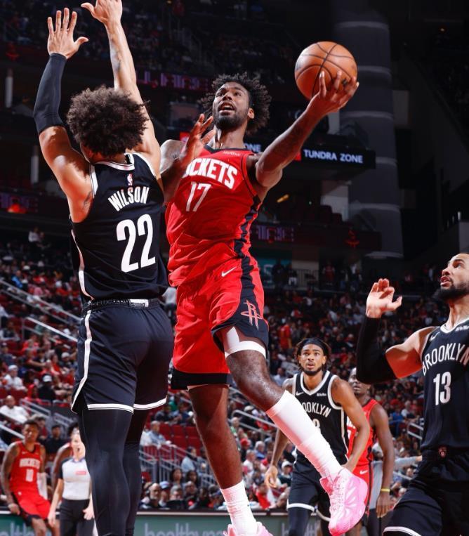 火箭双控卫连续5场遭冷落！新人崛起，乌度卡用人策略引热议