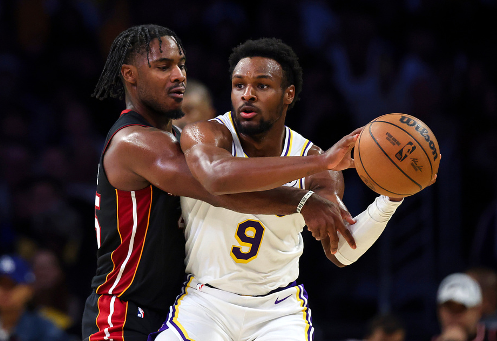 空接暴扣+3抢断！布朗尼闪耀赛场，获主帅雷迪克深度信任