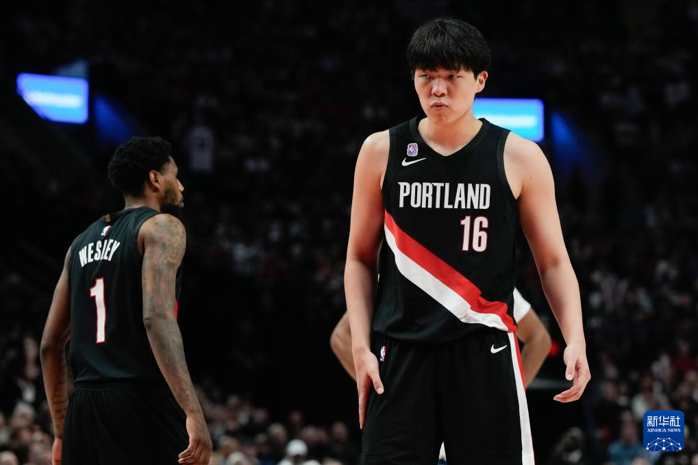 杨瀚森回归开拓者！11月4日将出战湖人，成长之路备受关注