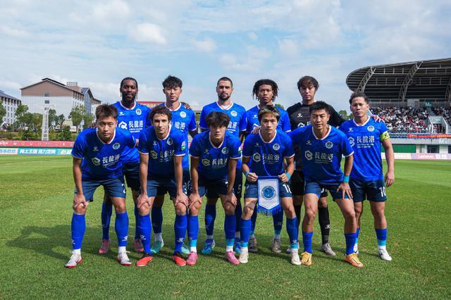 中甲保级关键战：深圳青年人小分领先，末轮决战青岛红狮