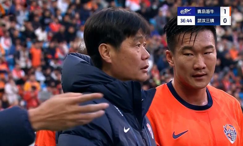 国足主帅竞争激烈！李霄鹏、李国旭、邵佳一谁能脱颖而出？