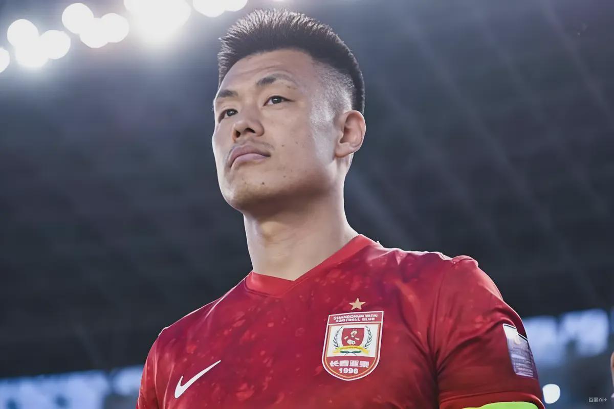 谭龙与亚泰：八年坚守，谱写忠诚与家的足球赞歌