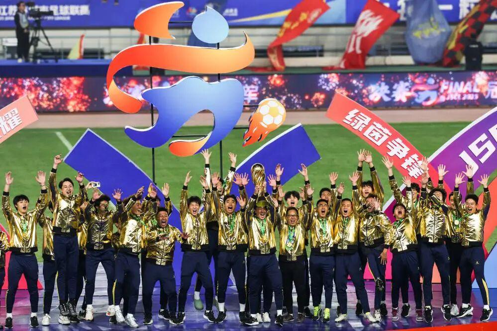 带领泰州队夺冠，苏超唯一“女教头”什么来头