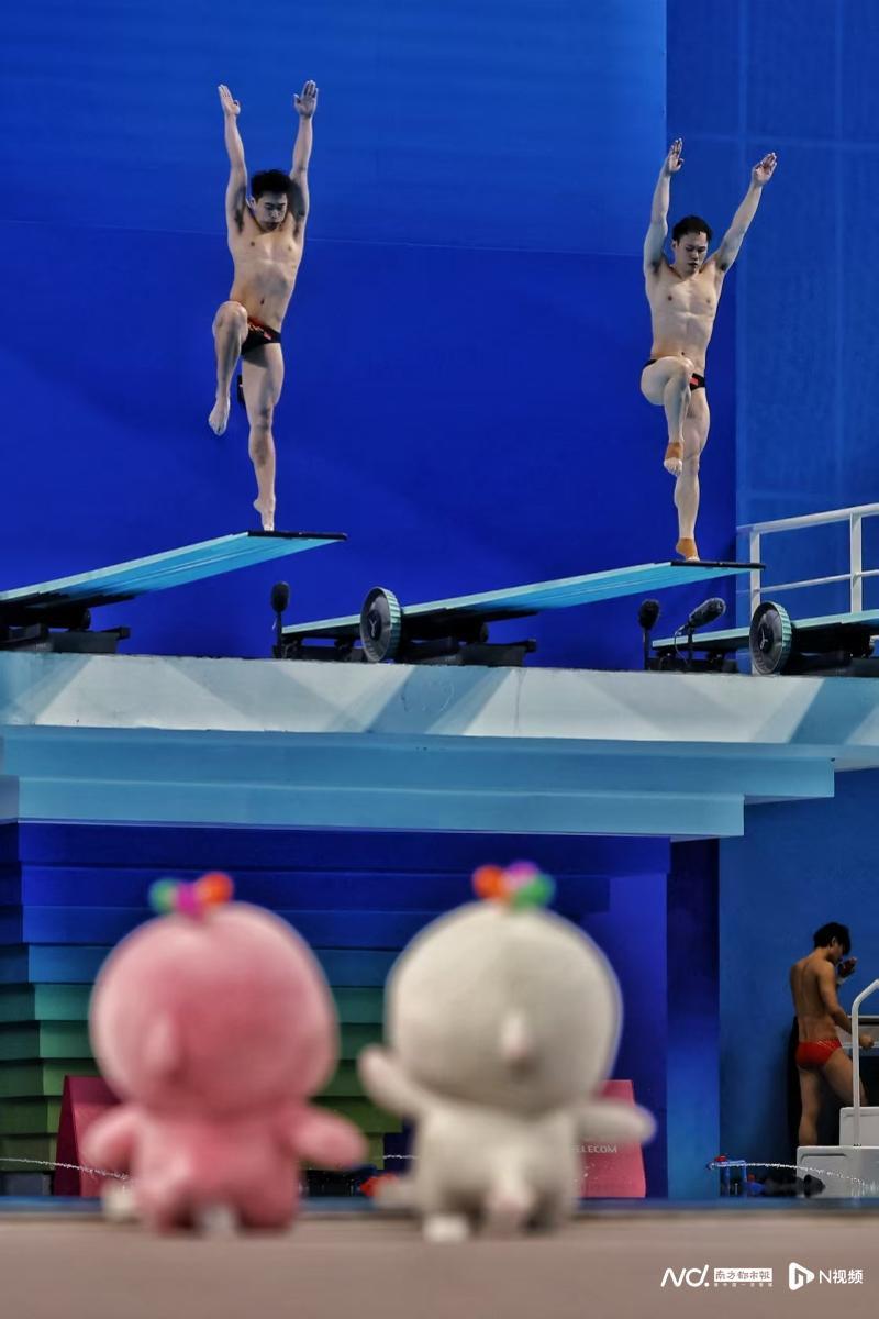 十五运跳水男团激战：谢思埸陈艾森领衔广东队强势卫冕