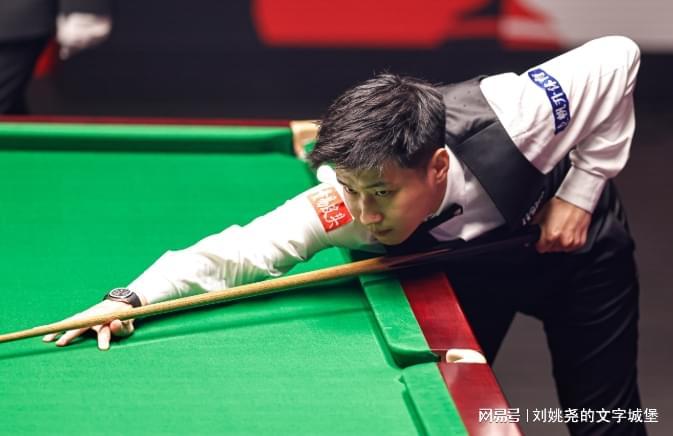 斯诺克国锦赛：赵心童2-1逆转德比，奥沙利文0-2落后，利索夫斯基3-1领先