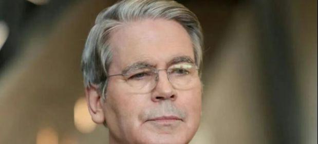 美财长威胁：中国若限稀土出口，或驱逐留学生引争议