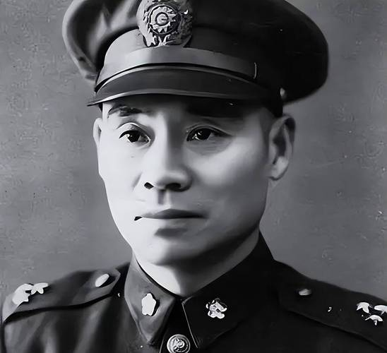 老蒋临死都想不到，最大的卧底不是吴石，却是天天陪他开会的他！