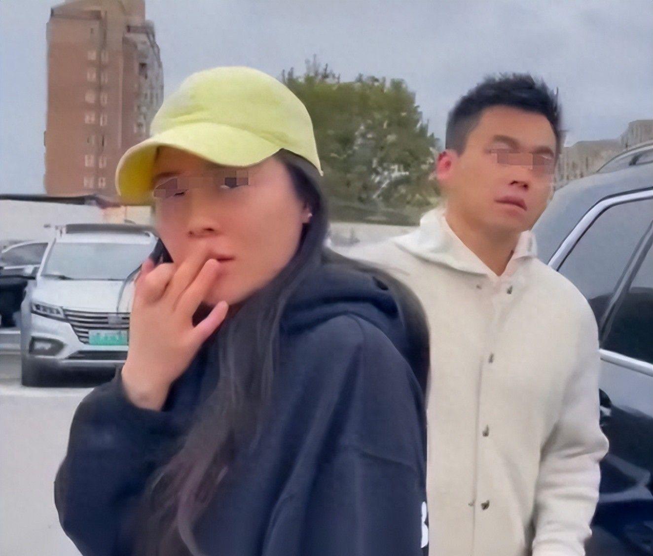 上海律师出轨风波：身份曝光后社死，小三所在航空公司遭殃