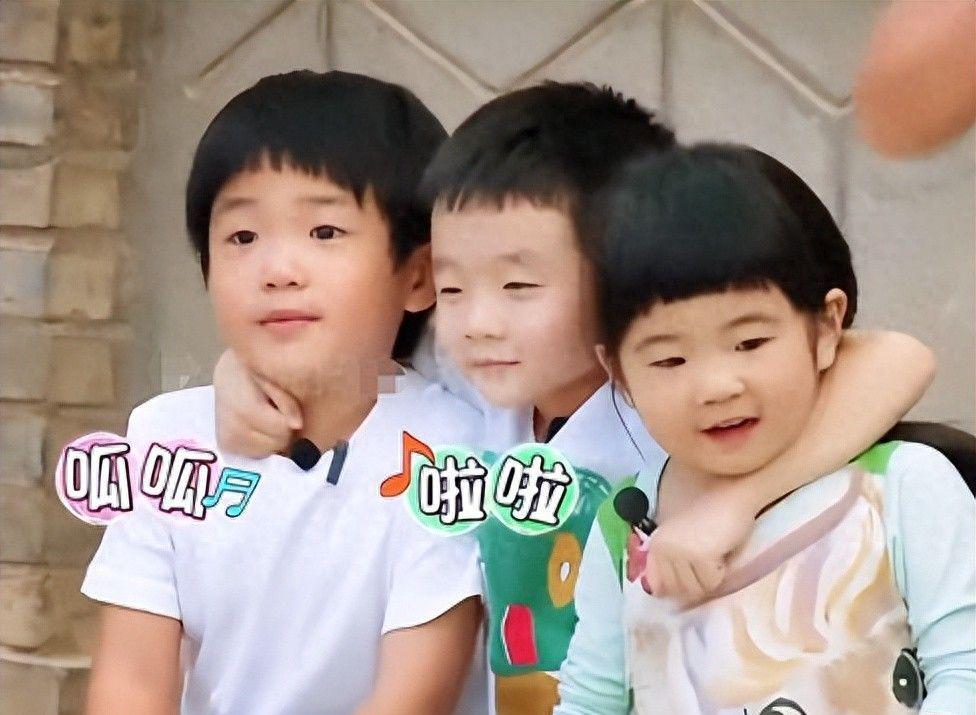 费曼杨阳洋香港重聚引关注，友情与成长背后的故事