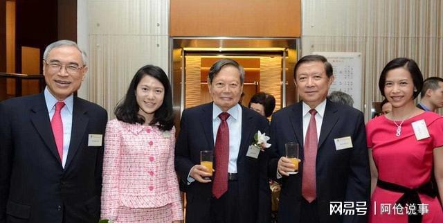 杨振宁翁帆颁奖仪式