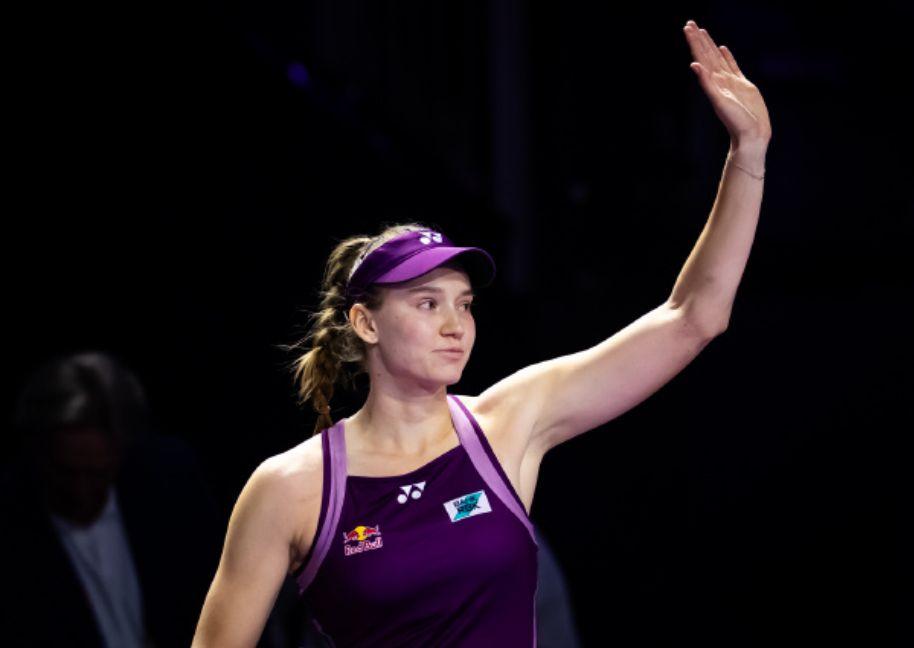 WTA年终总决赛：莱巴金娜6-0横扫斯瓦泰克，8连胜晋级4强获748万奖金