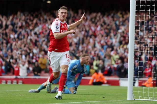 哲凯赖什被指虐菜型前锋？费迪南德力挺其价值