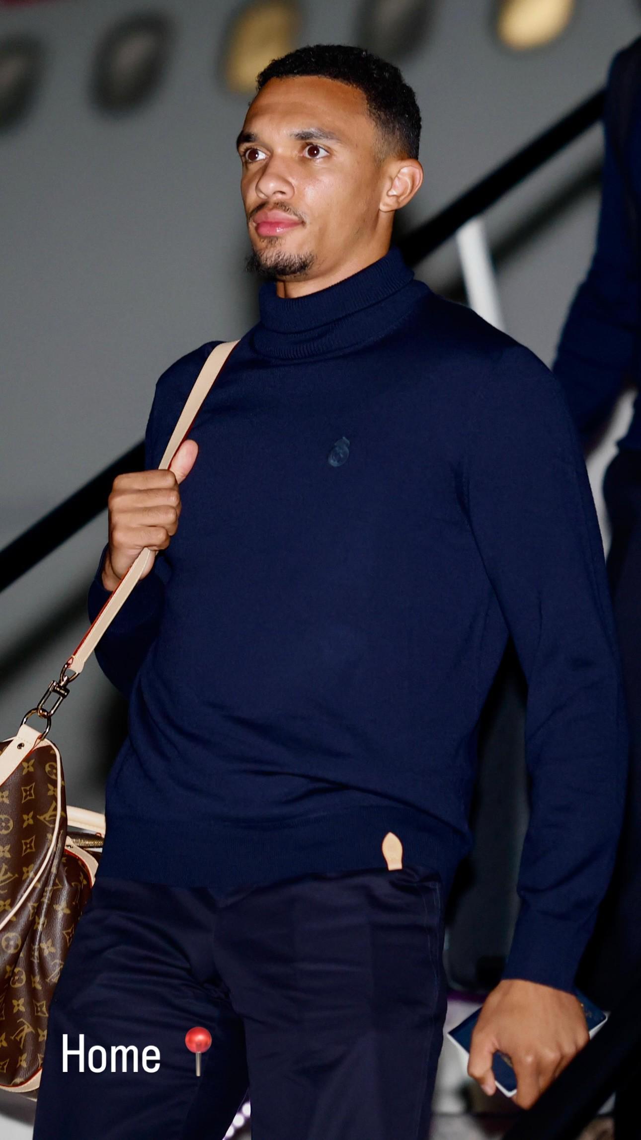 阿诺德重返利物浦迎战旧主，晒照感慨：回家了