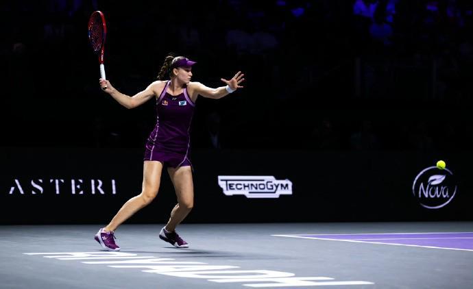 莱巴金娜2-1逆转斯瓦泰克，年终总决赛豪取两连胜