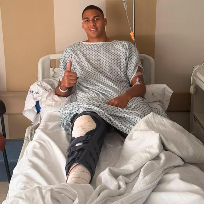 毕尔巴鄂竞技前锋桑纳迪成功接受右膝半月板手术