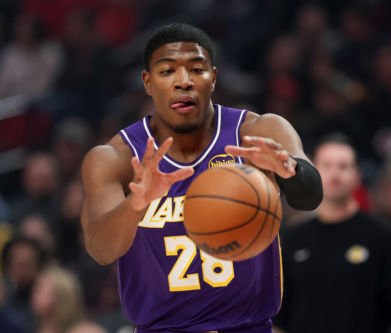 杨瀚森DNP！残阵湖人逆转开拓者迎四连胜，艾顿29+10闪耀全场