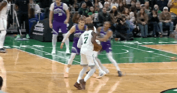 NBA常规赛：乔治疑似铲球犯规未吹罚，爵士绝杀凯尔特人