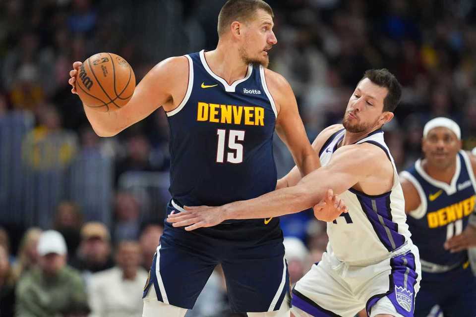 NBA常规赛：约基奇34+14率掘金险胜国王，威少战旧主轰26+12+6创纪录
