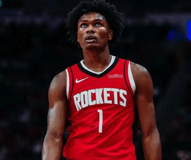 火箭110-102险胜独行侠：阿门申京双星闪耀，杜兰特末节觉醒