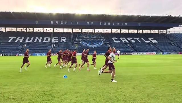 上海海港球员训练照