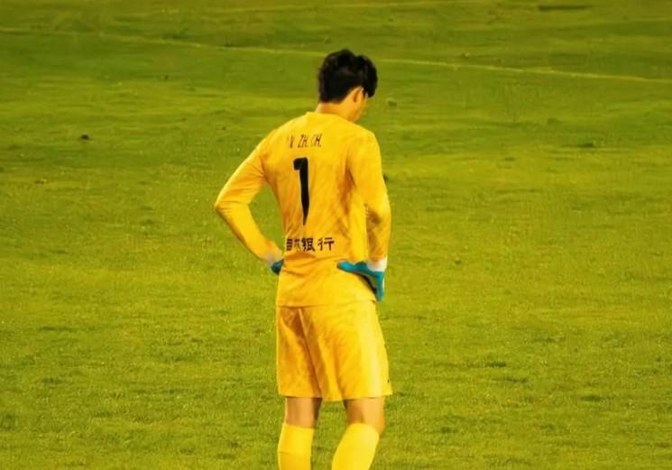 长春亚泰提前降级中甲，18岁门将安智诚首秀后感慨如梦