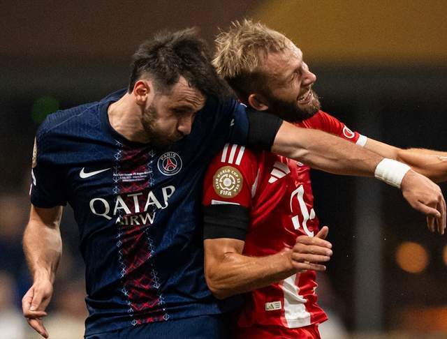 凌晨4点欧冠21亿巅峰对决：拜仁VS巴黎，榜首之争引爆绿茵场