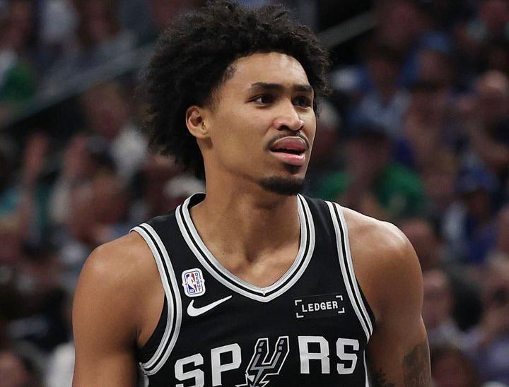 马刺榜眼秀迪伦-哈珀左小腿拉伤，预计缺阵数周