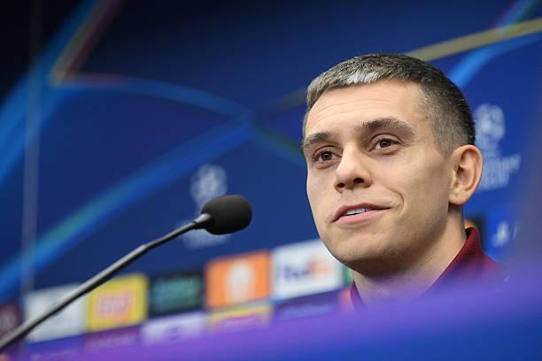 特罗萨德：赛场发声激励队友，展现领袖气质