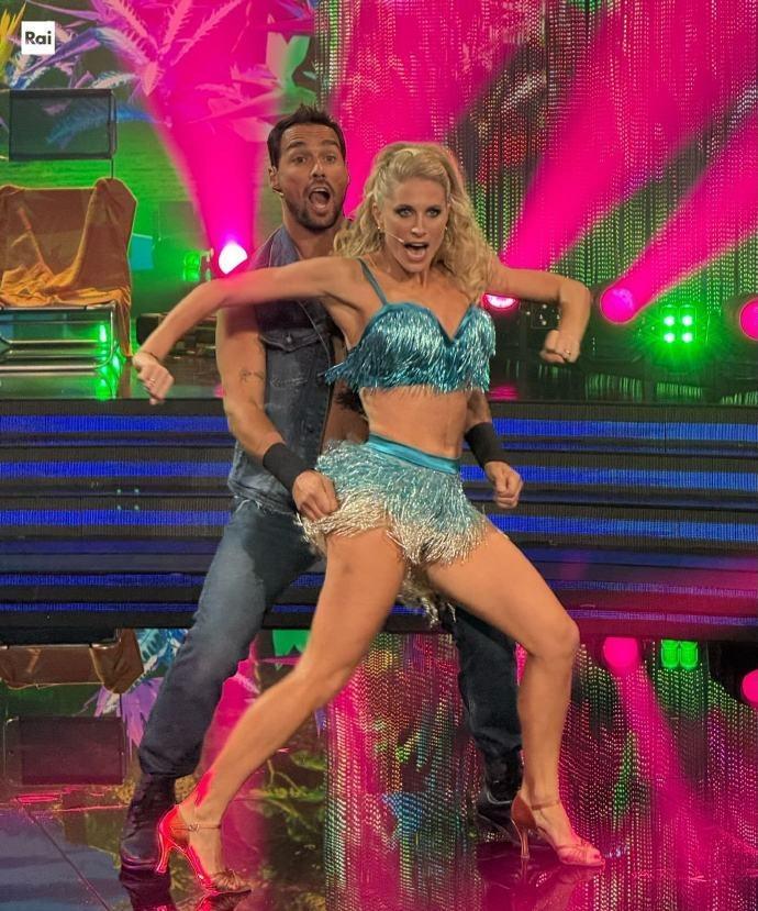 前意大利网球名将弗格尼尼《与星共舞》夺冠，跨界舞池引热议