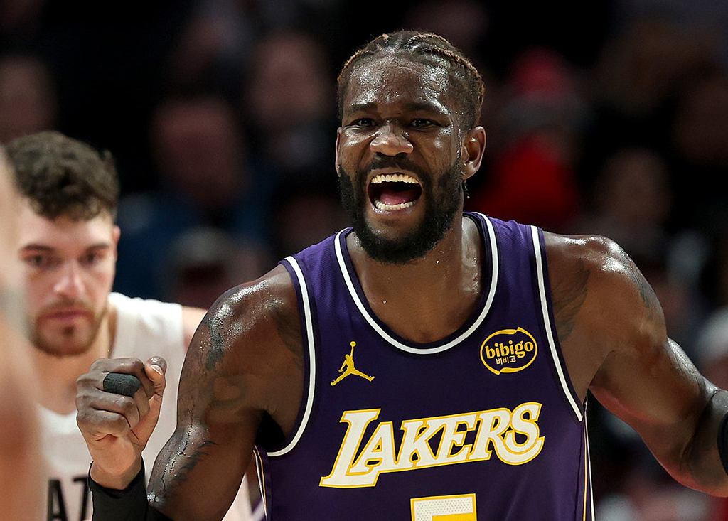 艾顿29+10率湖人4连胜！三巨头缺阵仍力克开拓者，杨瀚森未登场