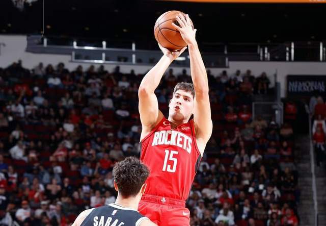 火箭队谢泼德表现低迷：7中2+失误频发，末节遭弃用轮换升级